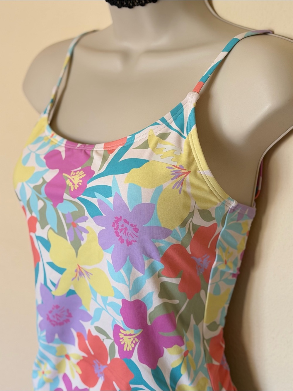 NWT Billabong Size Medium Floral Ultimate Swimsuit